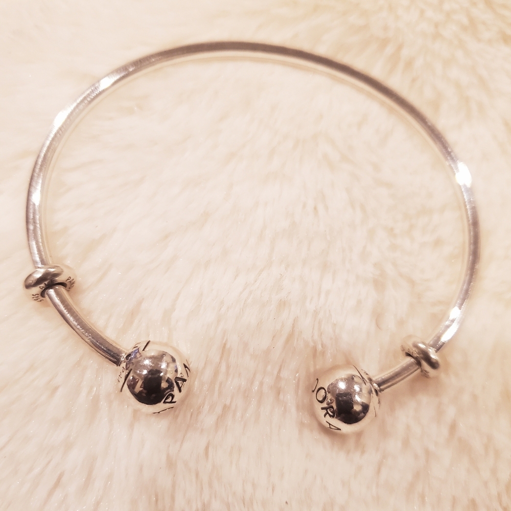 Authentic pandora Bracelet Bangle